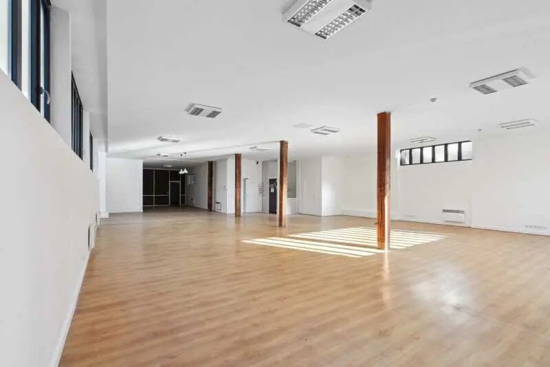 Bureau dans Montreuil à louer - Photo de l’immeuble – Image 2 sur 9