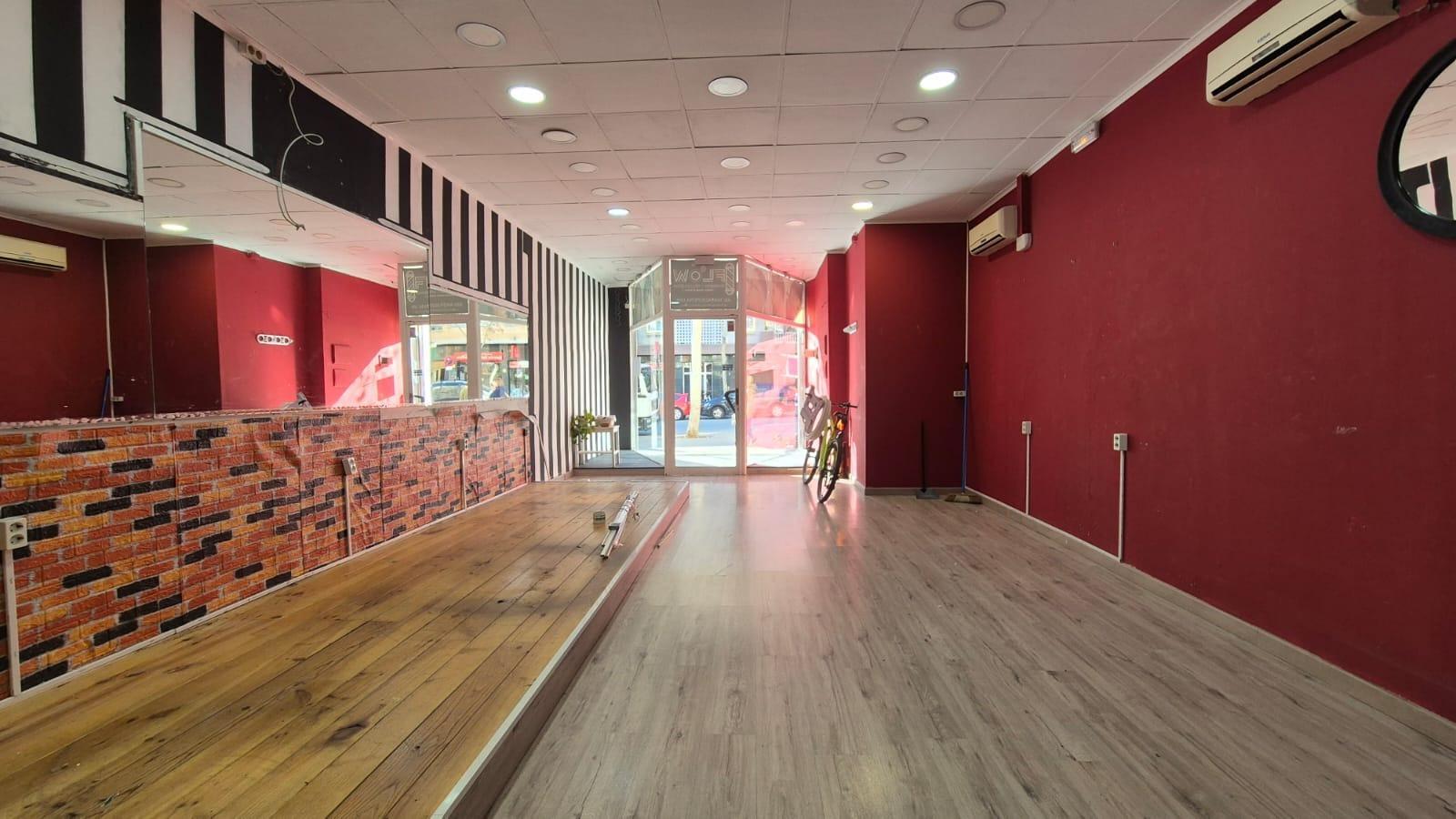 Local commercial dans Sabadell, Barcelona à louer Photo intérieure– Image 1 sur 10