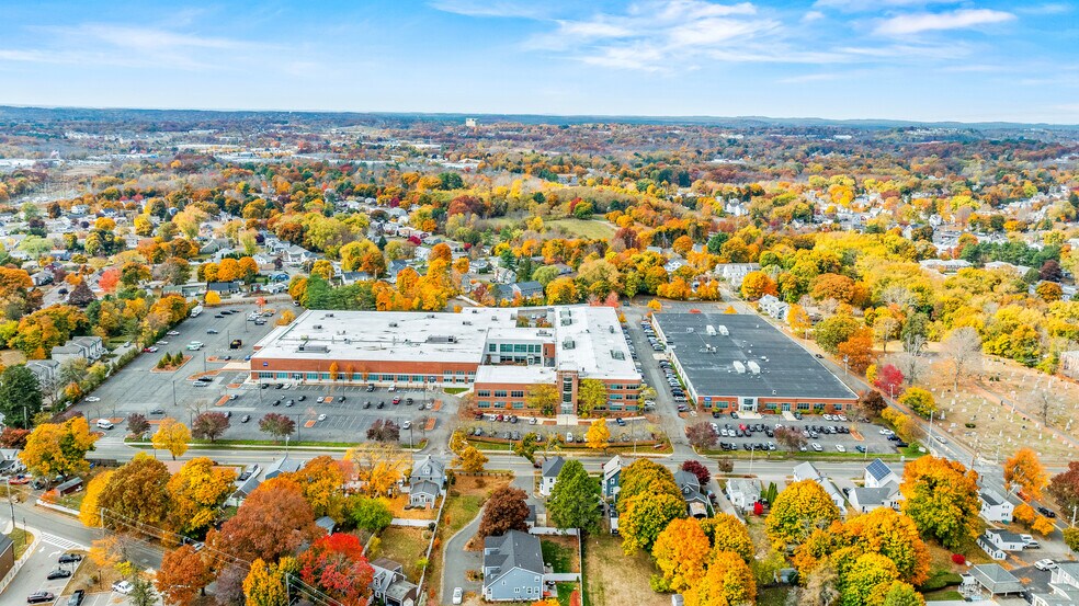 75 Sylvan St, Danvers, MA à louer - Photo de l’immeuble – Image 1 sur 13