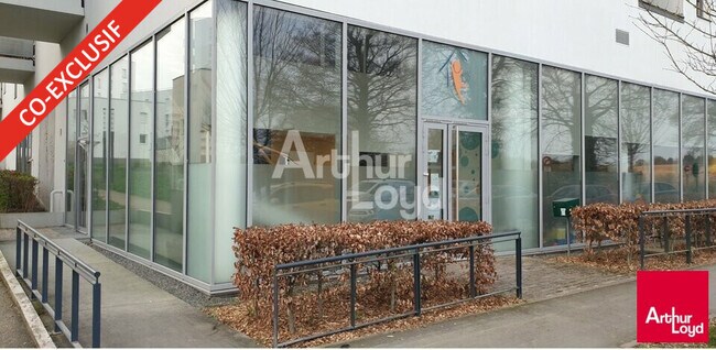 Plus de détails pour Local commercial à vendre