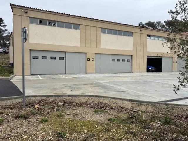 Industriel/Logistique dans Valbonne à louer - Photo de l’immeuble – Image 3 sur 10