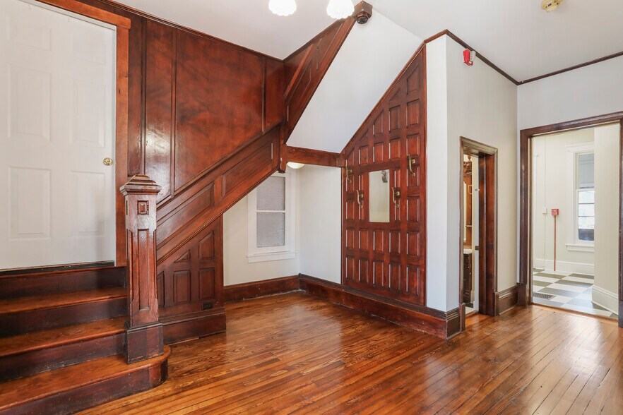 408 W King St, Martinsburg, WV à louer - Photo de l’immeuble – Image 2 sur 17