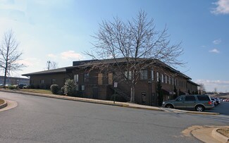 Plus de détails pour 112 Elden St, Herndon, VA - Bureau à vendre
