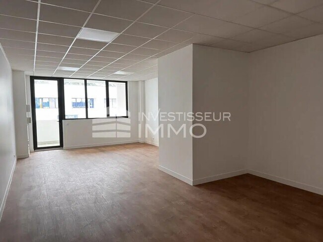 Plus de détails pour Bureau à louer