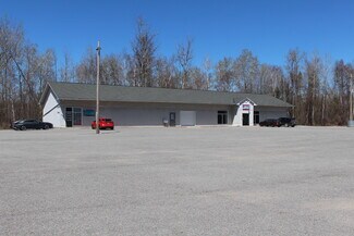 Plus de détails pour 701 S Gower Dr, Kemptville, ON - Local d’activités à vendre