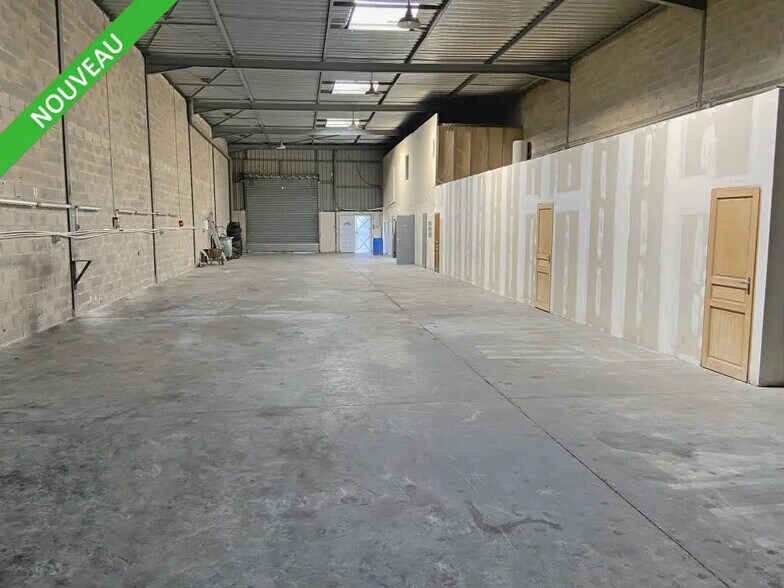 Bureau dans Rognac à louer - Photo de l’immeuble – Image 2 sur 3