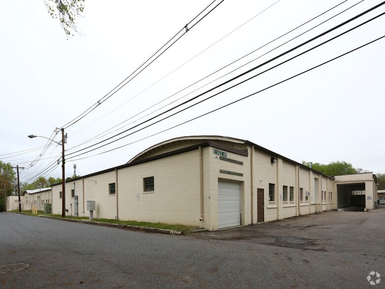 10 Lippincott Ln, Mount Holly, NJ à louer - Photo de l’immeuble – Image 3 sur 8
