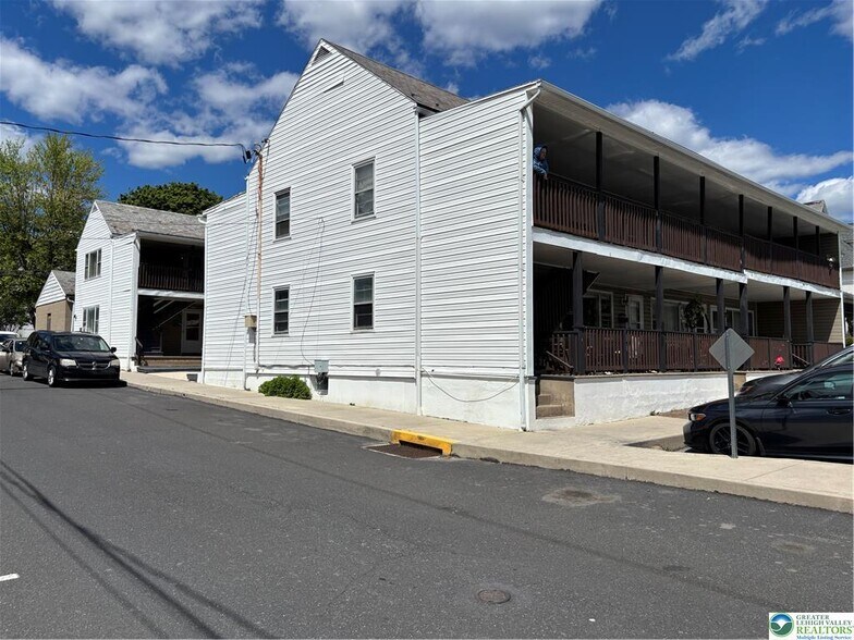 435 W Main St, Pen Argyl, PA à vendre - Photo de l’immeuble – Image 3 sur 23