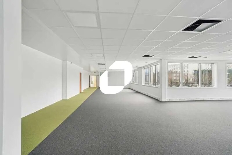 Bureau dans Villepinte à louer - Photo de l’immeuble – Image 1 sur 9