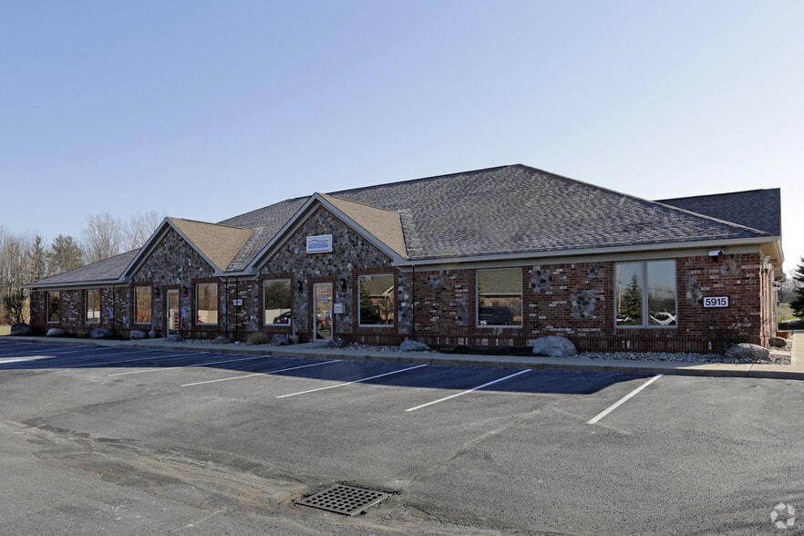 5915 S Emerson Ave, Indianapolis, IN à louer - Photo principale – Image 1 sur 15