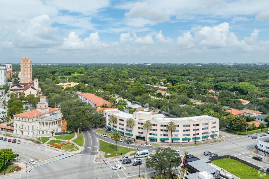401 Coral Way, Coral Gables, FL à louer - Aérien – Image 2 sur 20