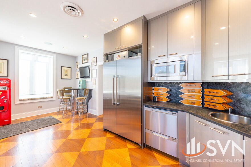 118 W Main St, West Dundee, IL à vendre - Photo de l’immeuble – Image 3 sur 9