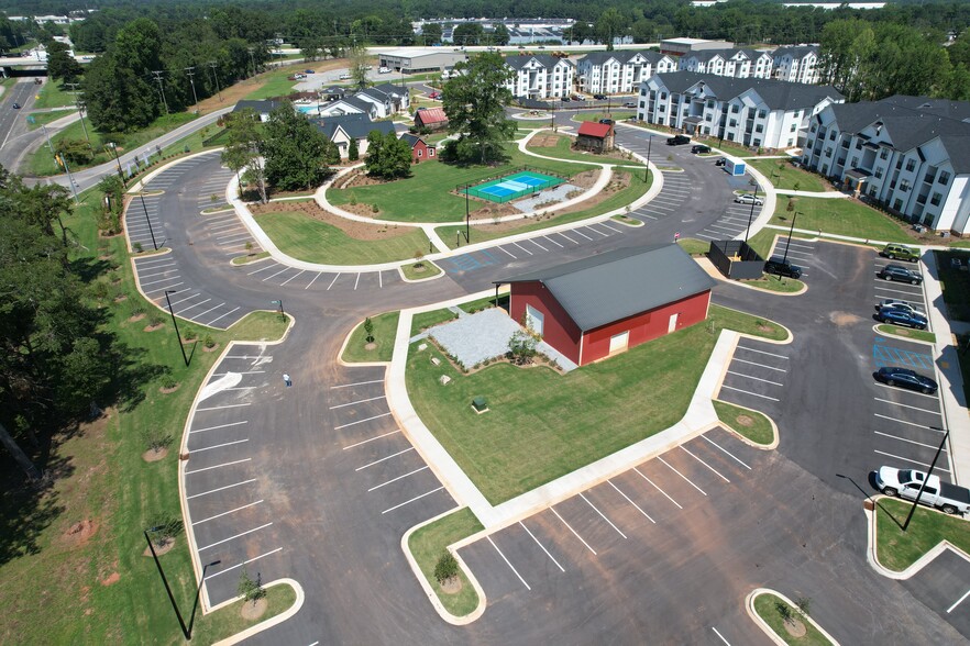 671 Corn Husk cir, Wellford, SC à louer - Photo de l’immeuble – Image 2 sur 3