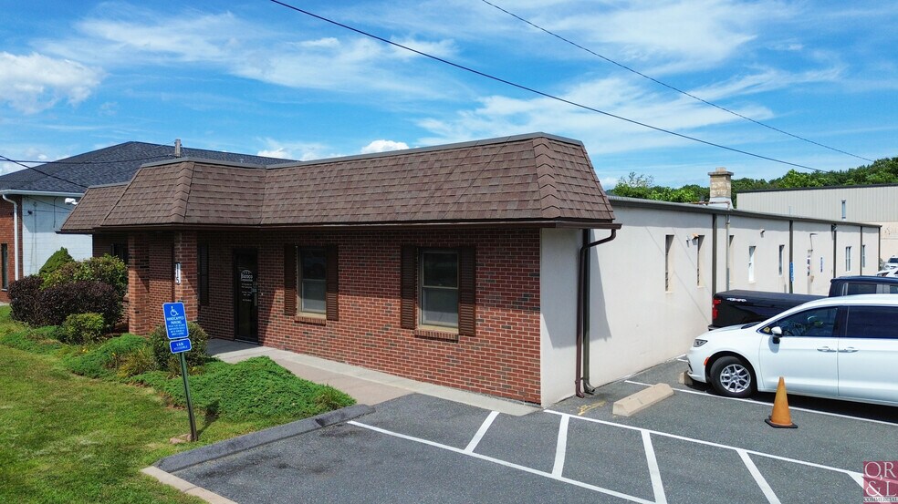 115 Wayside Ave, West Springfield, MA à vendre - Photo de l’immeuble – Image 2 sur 6