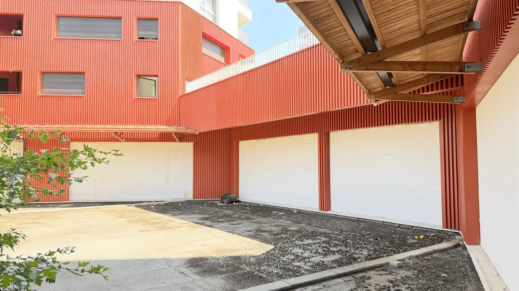 Local commercial dans Champs-sur-Marne à louer Photo de l’immeuble– Image 1 sur 8