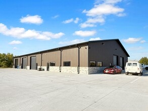 1911 NE 58th Ave, Des Moines, IA à louer Photo intérieure– Image 2 sur 46