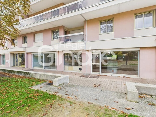 Plus de détails pour Local d’activités à vendre