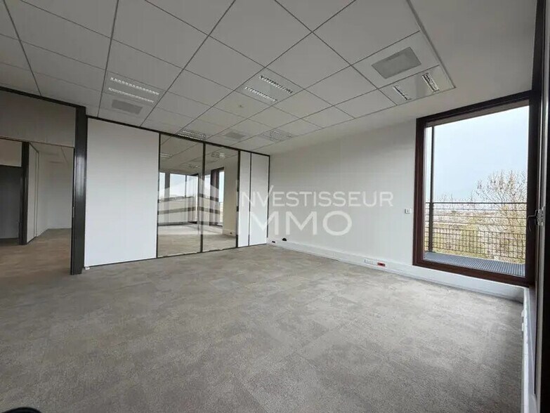 Bureau dans Montévrain à louer - Photo de l’immeuble – Image 2 sur 6