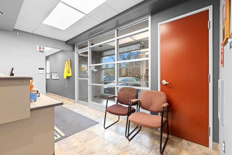 135 Walgreen Rd, Ottawa, ON à vendre - Photo de l’immeuble – Image 2 sur 10