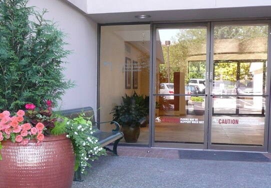 1750 112th Ave NE, Bellevue, WA à louer - Hall d’entrée – Image 3 sur 13
