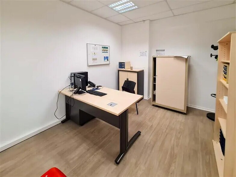 Bureau dans Saint-Brieuc à louer - Photo de l’immeuble – Image 3 sur 12