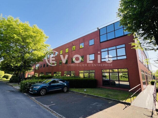 Plus de détails pour 14 Rue Galilée, Champs-sur-Marne - Bureau à louer