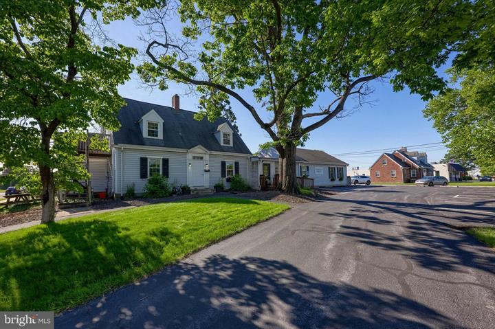 101 S 7th St, Akron, PA à vendre - Photo de l’immeuble – Image 2 sur 49