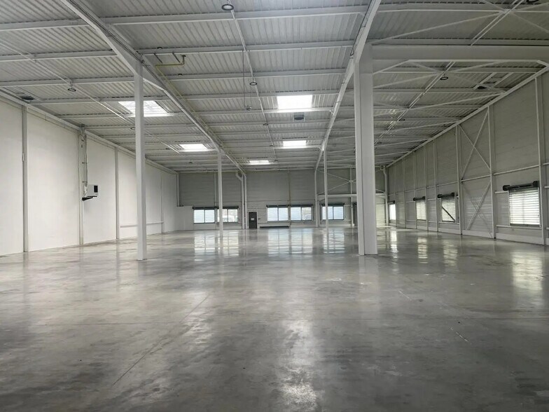 157 Avenue Charles Floquet, Le Blanc-Mesnil à louer - Photo de l’immeuble – Image 1 sur 11