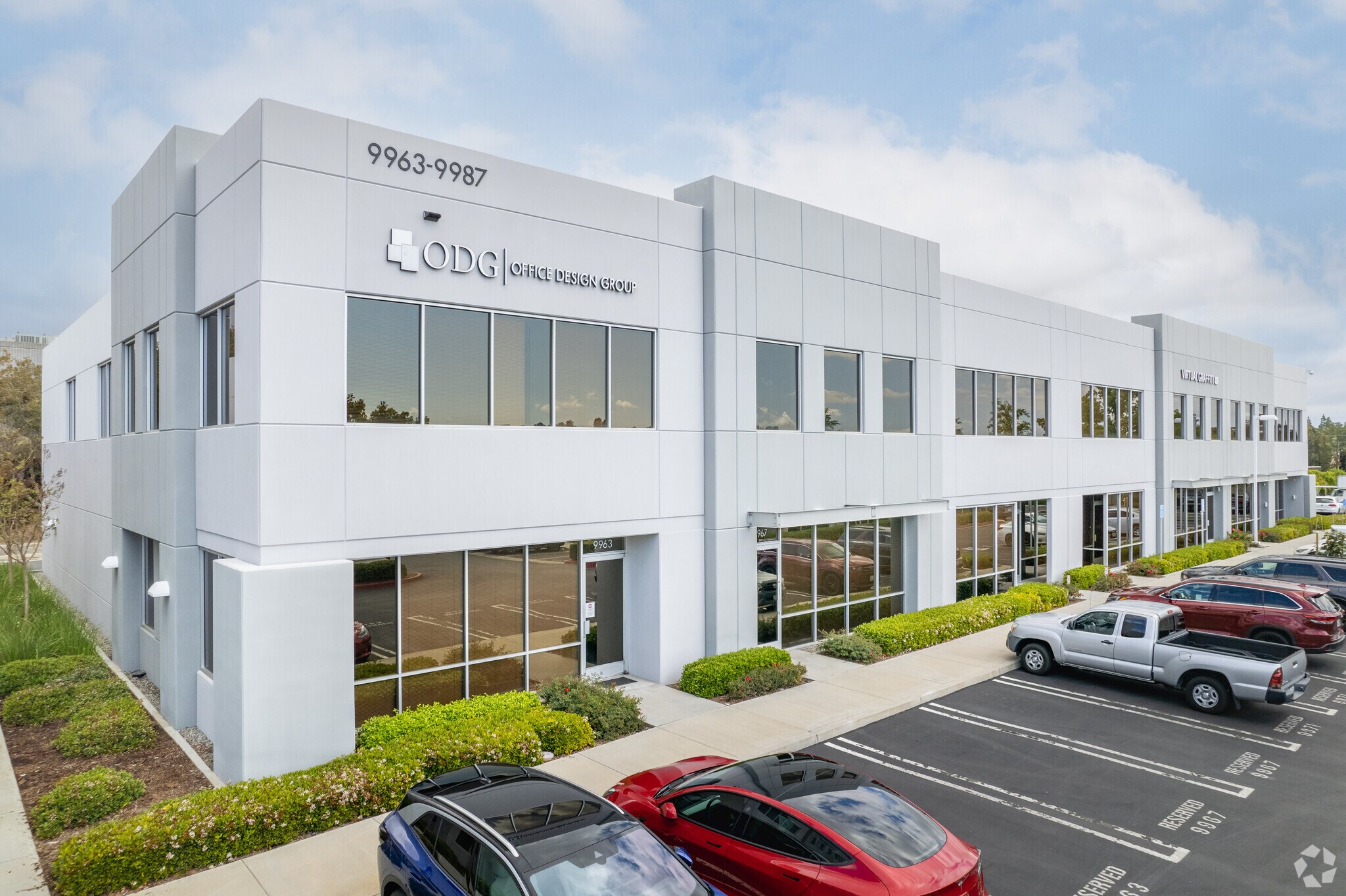 9963-9987 Muirlands Blvd, Irvine, CA à louer Photo de l’immeuble– Image 1 sur 24