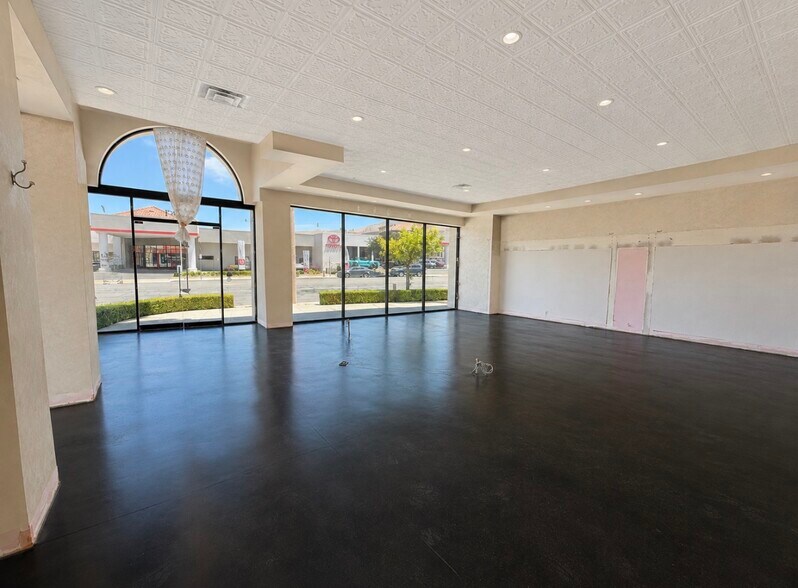 2388-2400 Thousand Oaks Blvd, Thousand Oaks, CA à louer - Photo intérieure – Image 3 sur 6