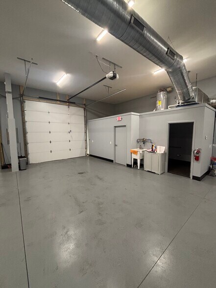 1031 Parkway Dr, Spring Hill, TN à louer - Photo de l’immeuble – Image 3 sur 3