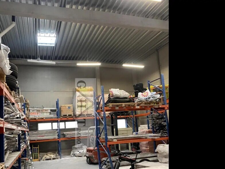 Industriel/Logistique dans Bussy-Saint-Georges à vendre - Photo de l’immeuble – Image 2 sur 4