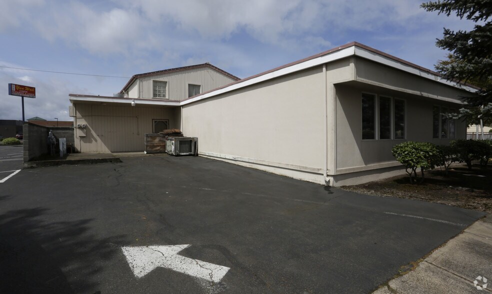 2288 Country Club Rd, Woodburn, OR à vendre - Photo de l’immeuble – Image 3 sur 19