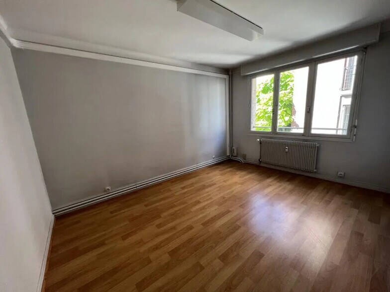 Bureau dans Reims à louer - Photo de l’immeuble – Image 3 sur 6