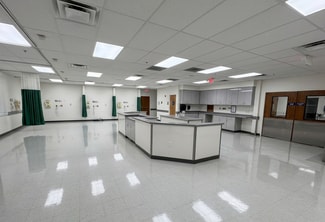 Plus de détails pour 1753 W Avenue J, Lancaster, CA - Bureau/Médical à louer