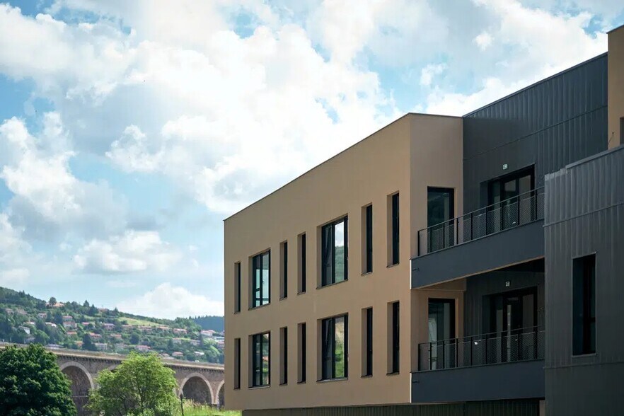 19 Rue De Paris, Tarare à louer - Photo de l’immeuble – Image 2 sur 6