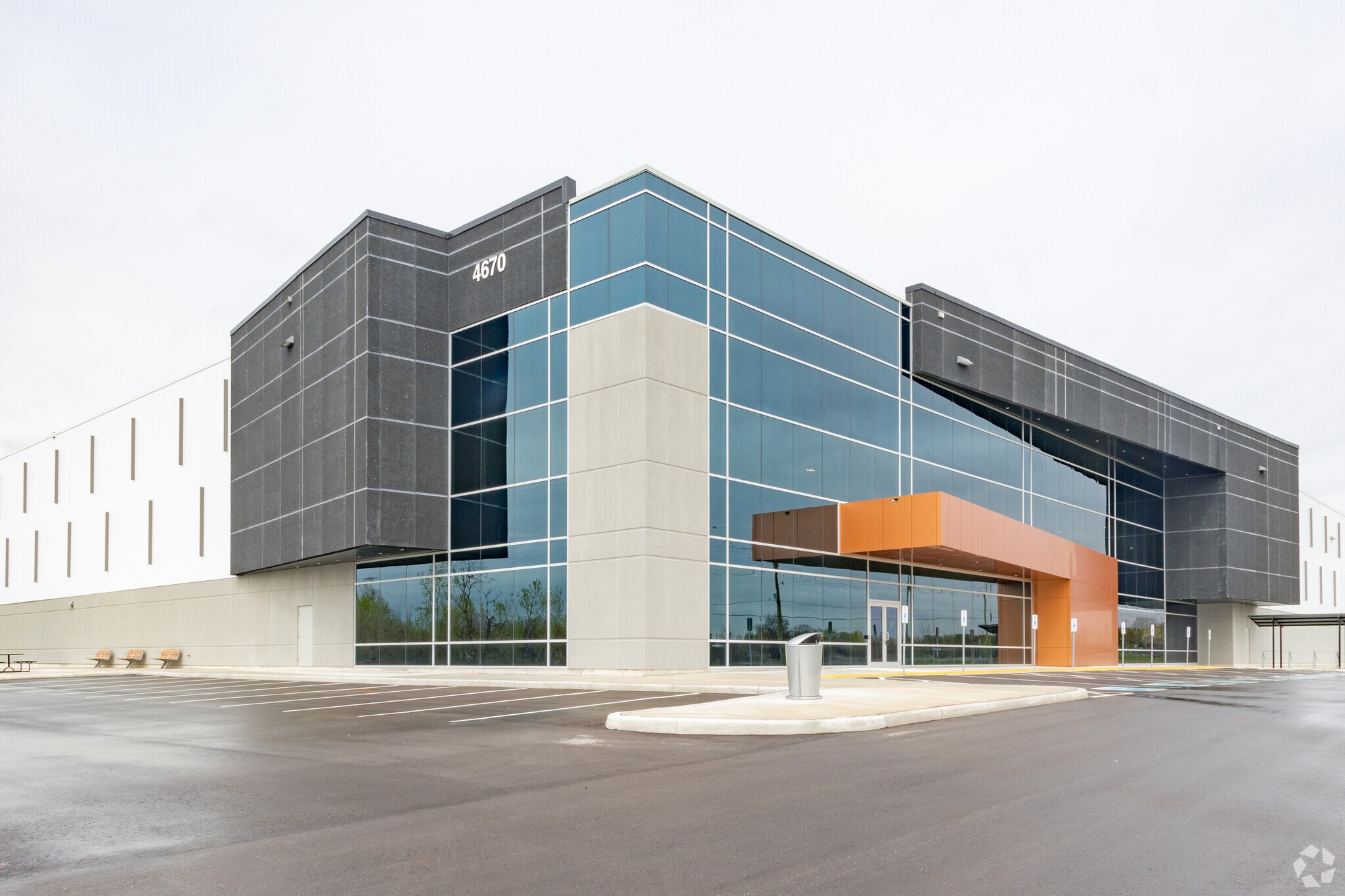 4670 Garrard Rd, Whitby, ON à louer Photo principale– Image 1 sur 8