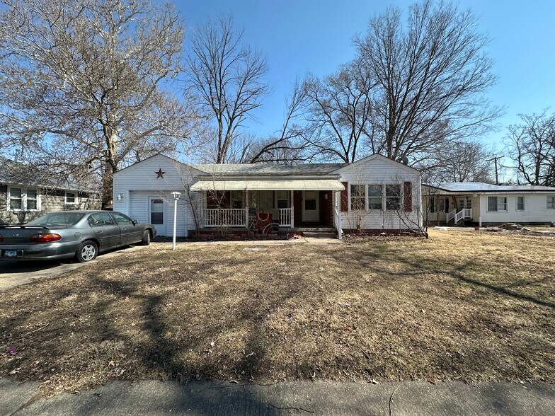 1908 S 15th St, Springfield, IL à vendre - Photo principale – Image 1 sur 1