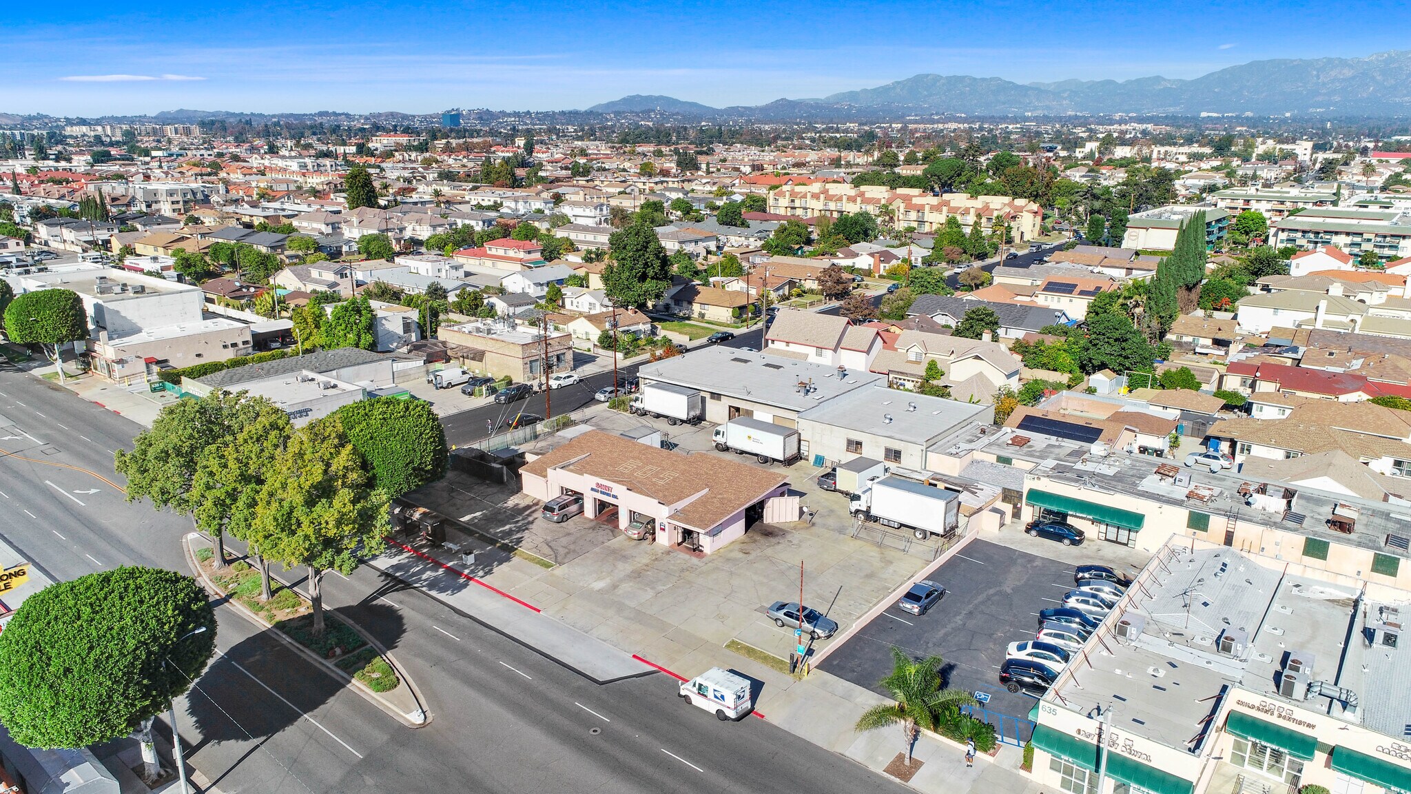 601 E Garvey Ave, Monterey Park, CA à vendre Photo principale– Image 1 sur 21