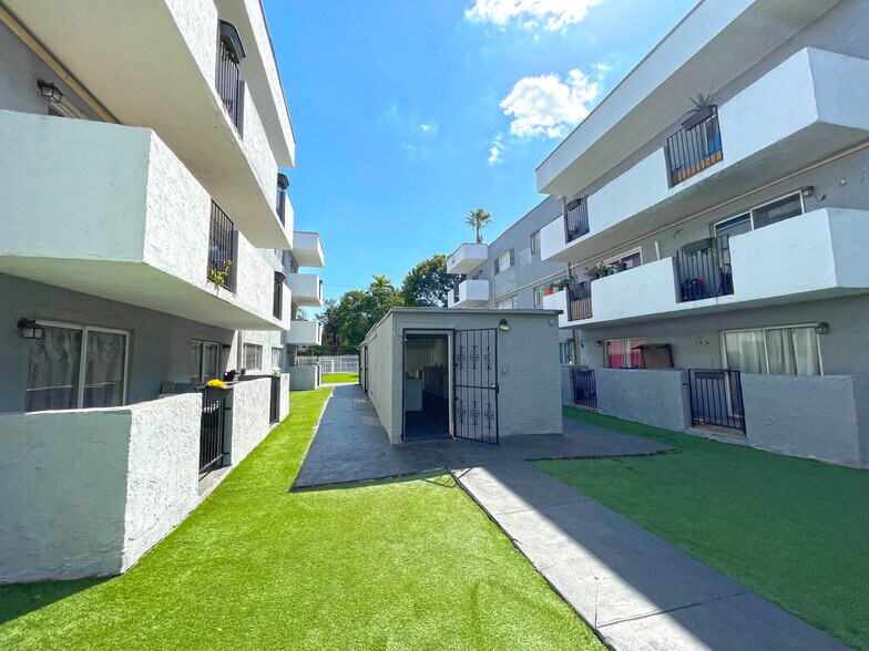 13300 Alexandria Dr, Opa Locka, FL à vendre - Photo de l’immeuble – Image 3 sur 20