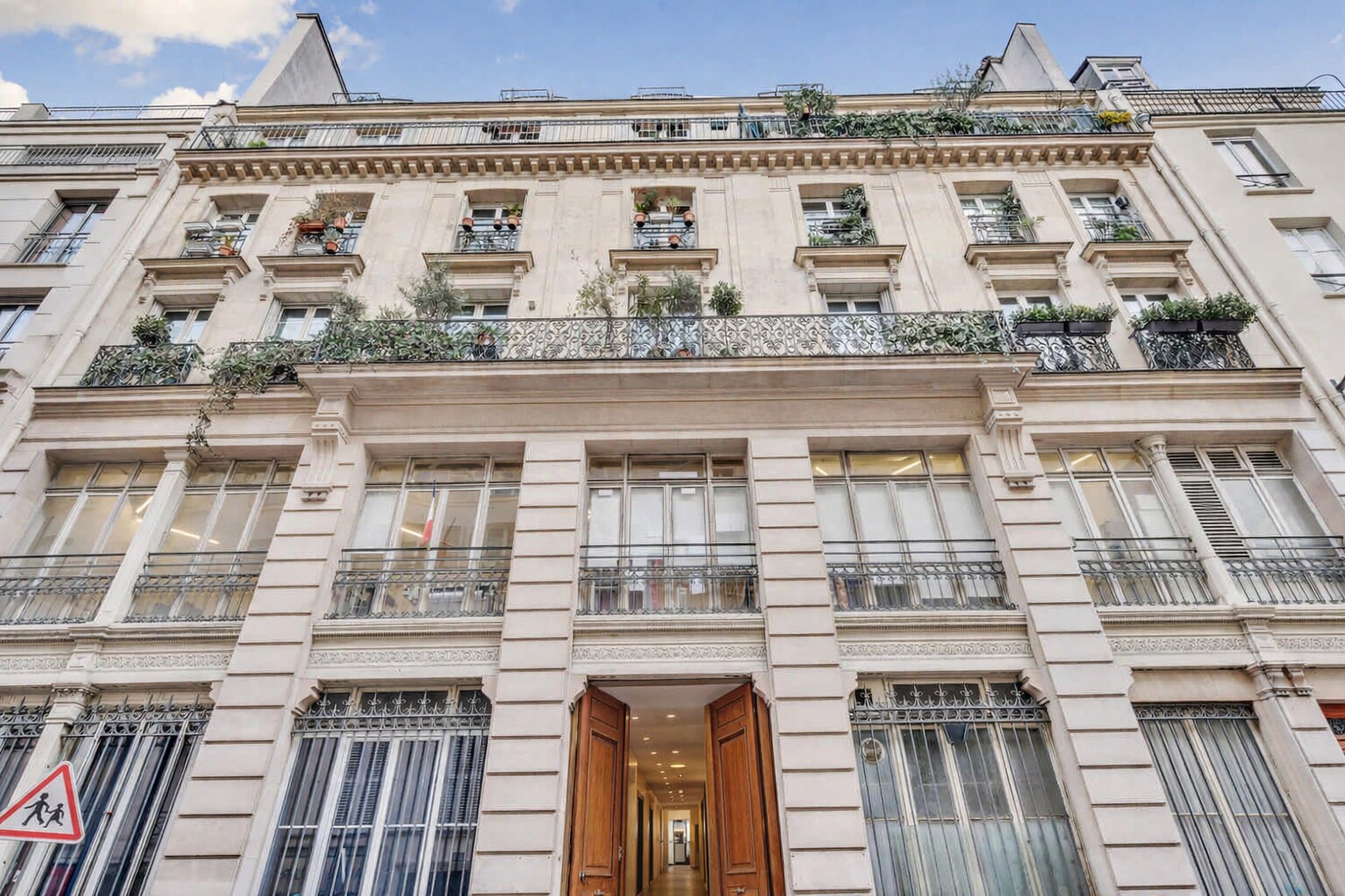 Rue D'Hauteville, Paris à vendre Photo principale– Image 1 sur 6