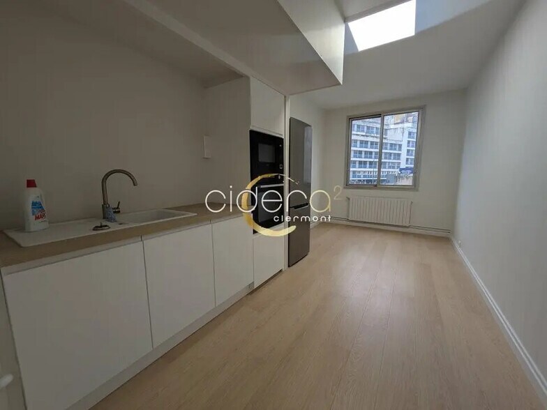 Bureau dans Clermont-Ferrand à louer - Photo de l’immeuble – Image 3 sur 6