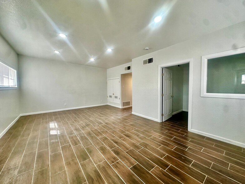 1926-1930 Bassett Ave, El Paso, TX à vendre - Photo de l’immeuble – Image 3 sur 7