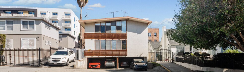 736 S Gramercy Dr, Los Angeles, CA à vendre - Photo de l’immeuble – Image 3 sur 4