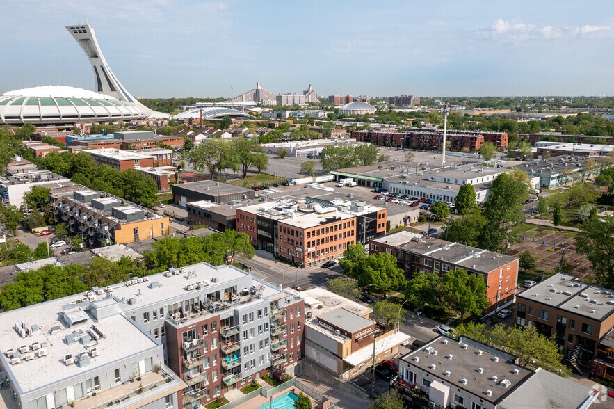 2251 Av Letourneux, Montréal, QC à vendre - Aérien – Image 2 sur 8