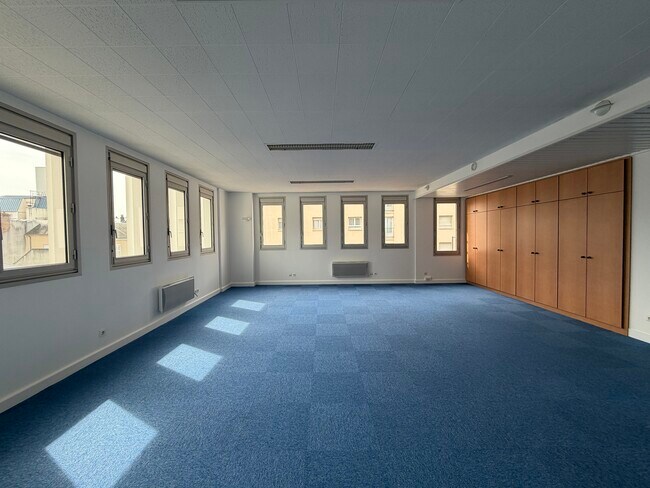 Plus de détails pour 4 Rue De Patay, Orléans - Bureau à vendre