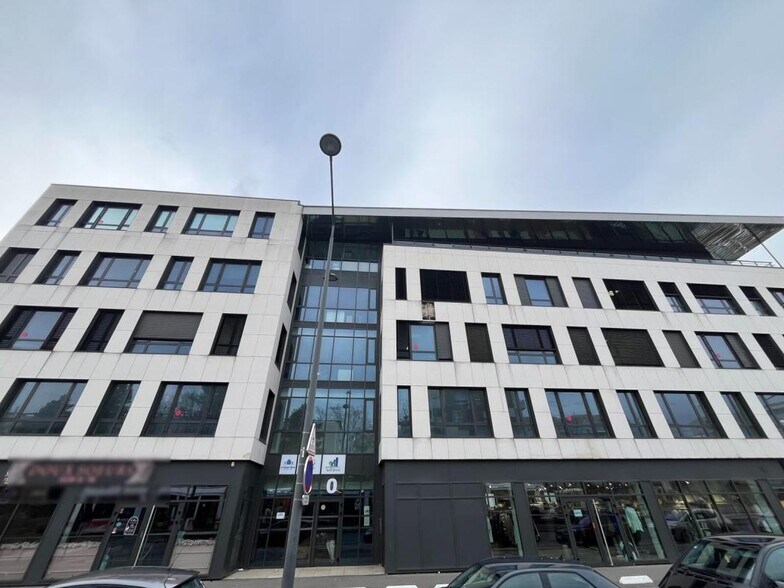 50 Boulevard Ambroise Croizat, Vénissieux à vendre - Photo de l’immeuble – Image 2 sur 14