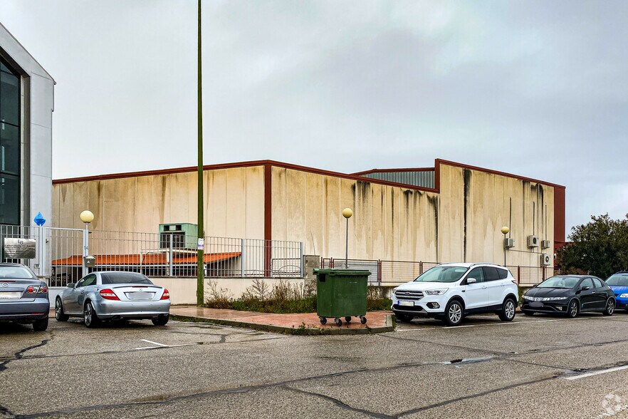 Industriel/Logistique dans Móstoles, Madrid à louer - Photo de l’immeuble – Image 1 sur 1