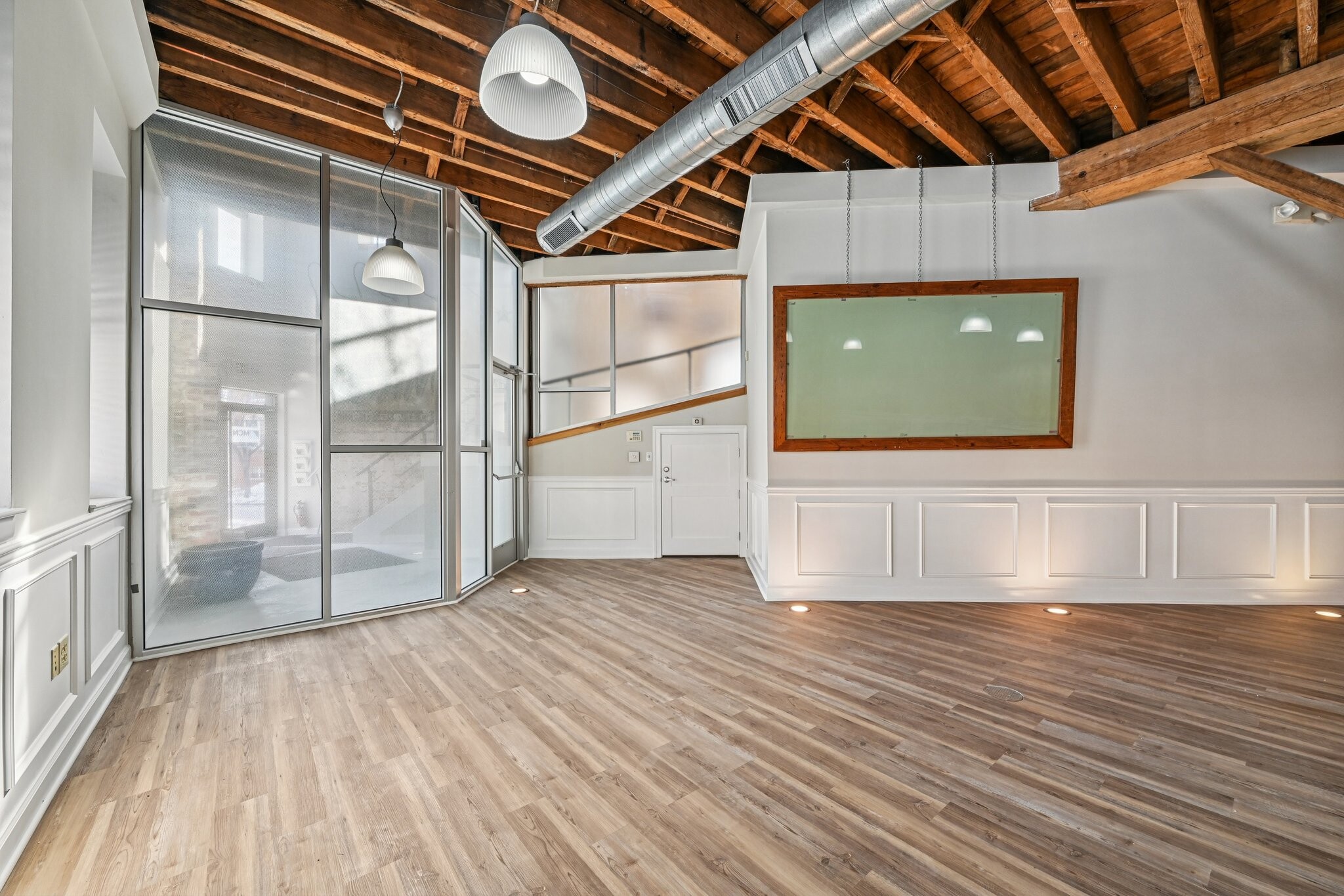 720 S Montford Ave, Baltimore, MD à louer Photo intérieure– Image 1 sur 13