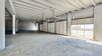 8918-8958 J St, Omaha, NE à louer Photo intérieure– Image 2 sur 5